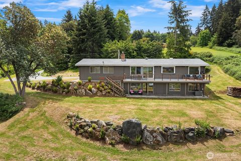 Photo of 9600 SW 268th Street, Vashon, WA 98070 (MLS # 2522735)