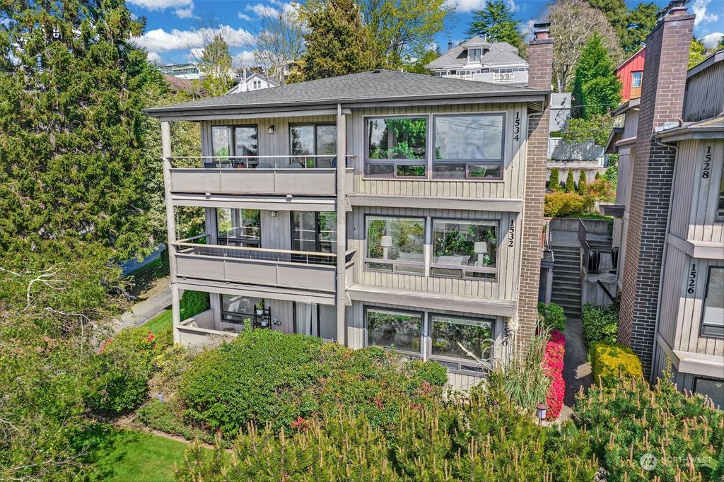 Photo of 1530 10th Avenue W #1532, Seattle, WA 98119 (MLS # 2054402)
