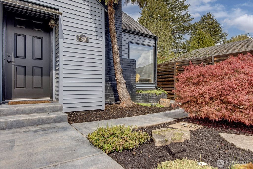 Photo of 4606 NE 47th Street, Seattle, WA 98105 (MLS # 2532315)