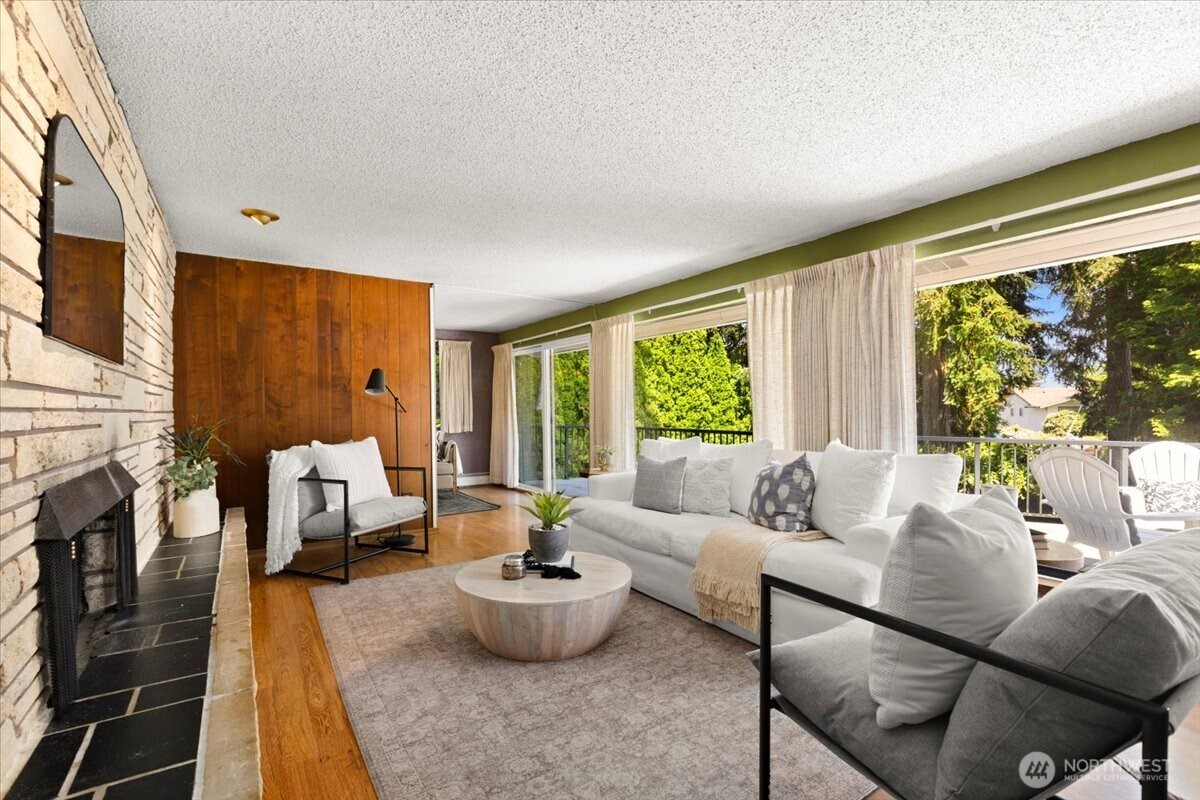 1033 Broadview Drive