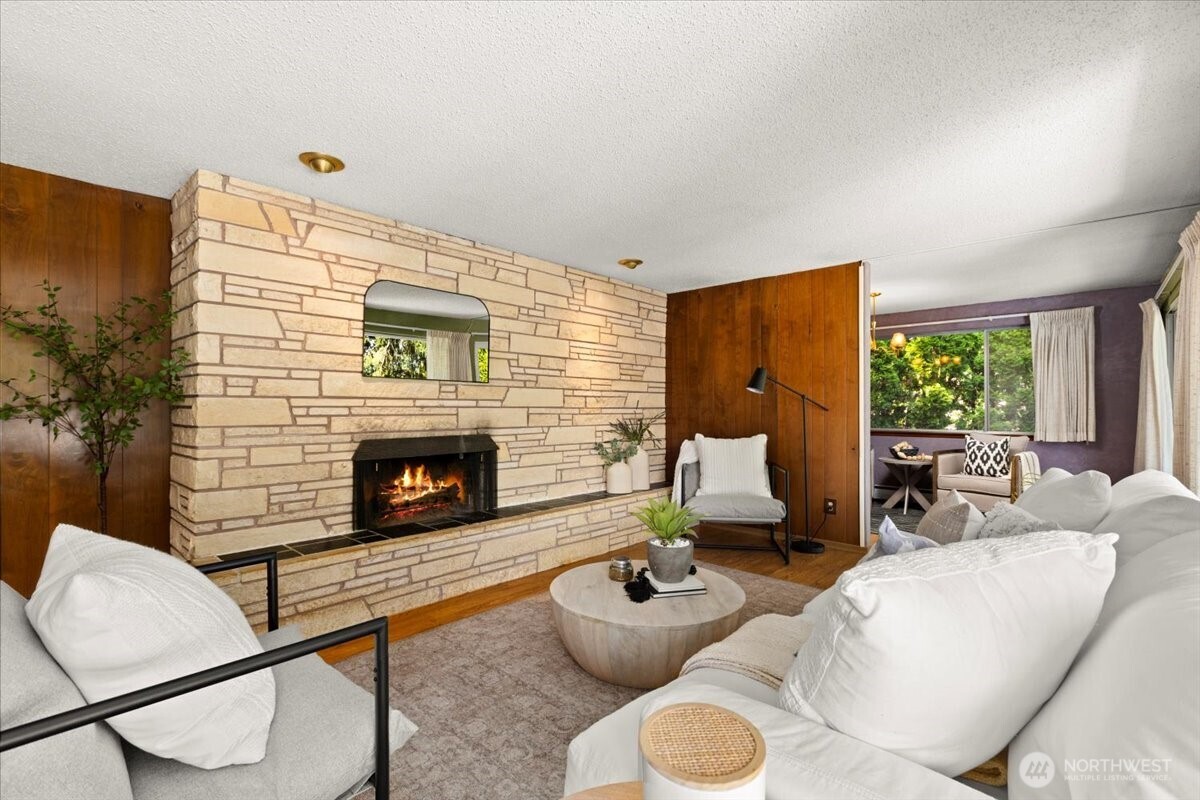 1033 Broadview Drive