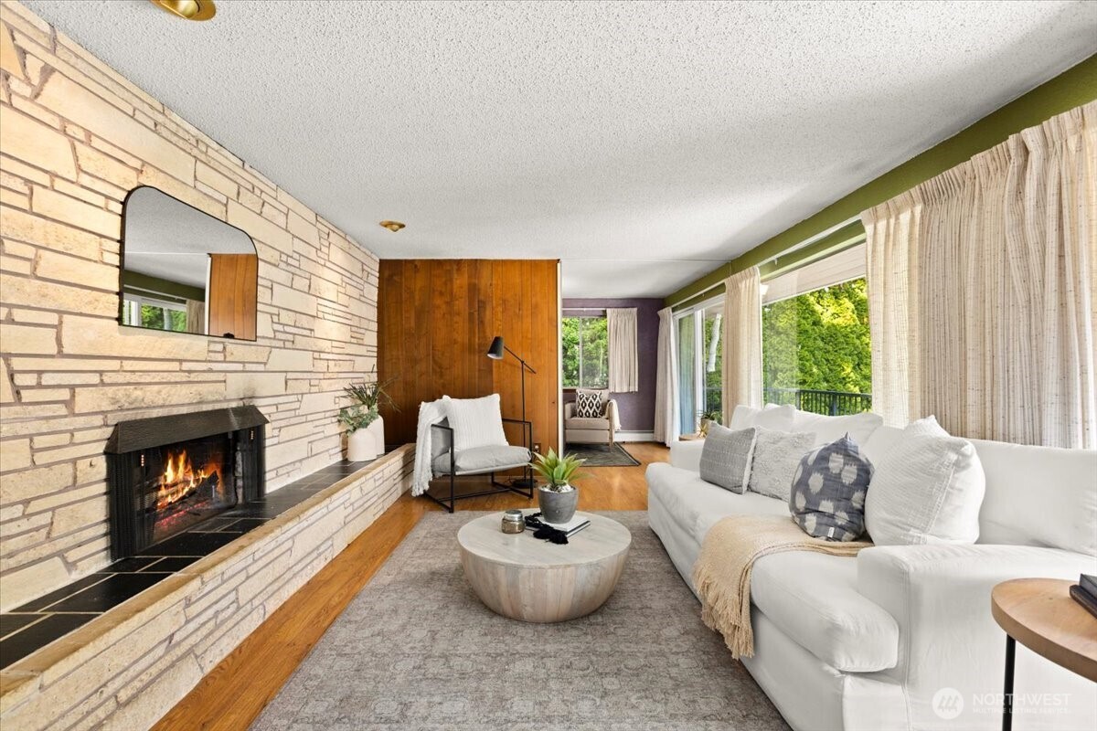 1033 Broadview Drive