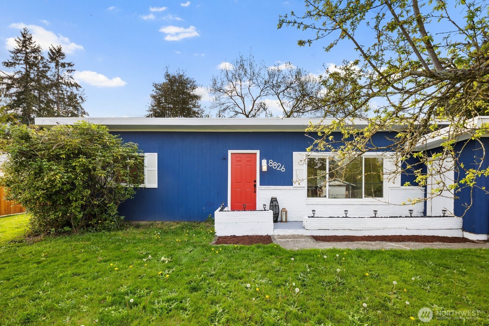 8826 S Sheridan Avenue