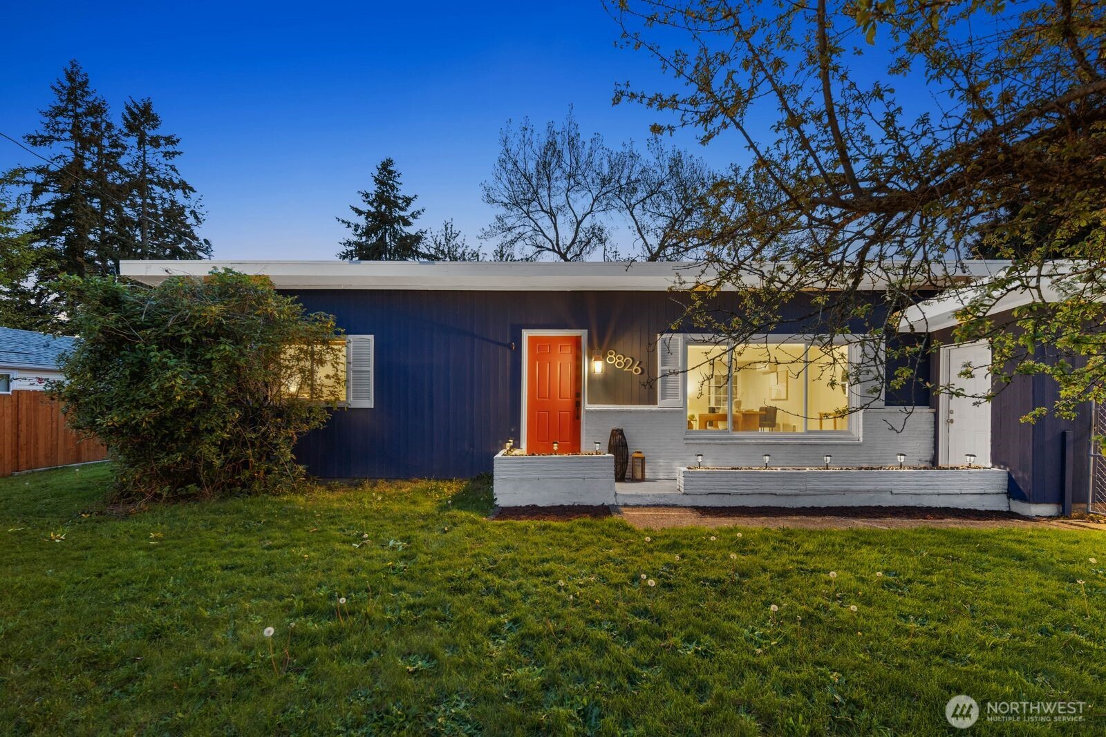 8826 S Sheridan Avenue