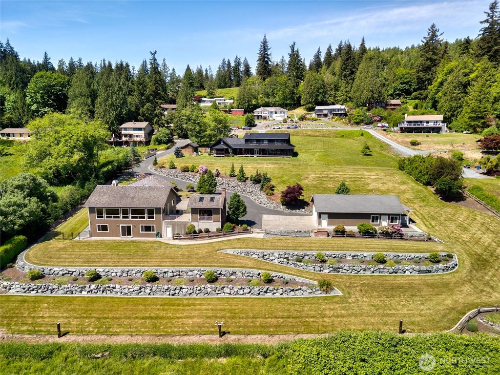 Photo of 17441 Lake Terrace Place, Mount Vernon, WA 98274 (MLS # 2531623)