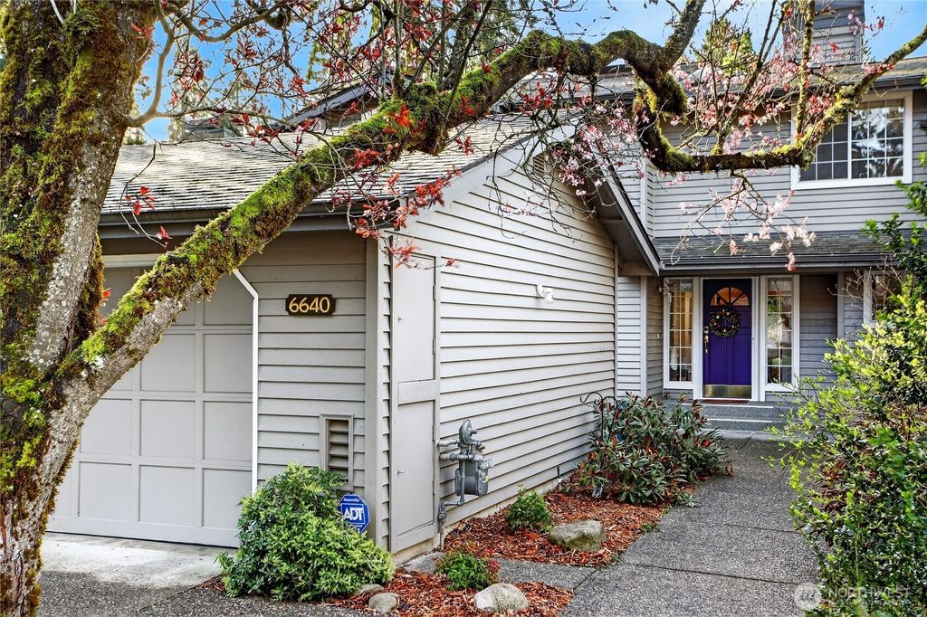 Photo of 6640 114th Avenue SE, Bellevue, WA 98006 (MLS # 2496696)