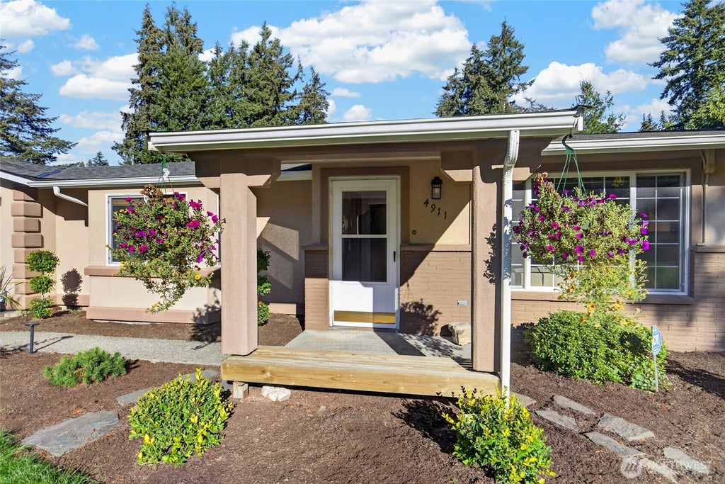 Photo of 4911 169th Street SE, Bothell, WA 98012 (MLS # 2594058)