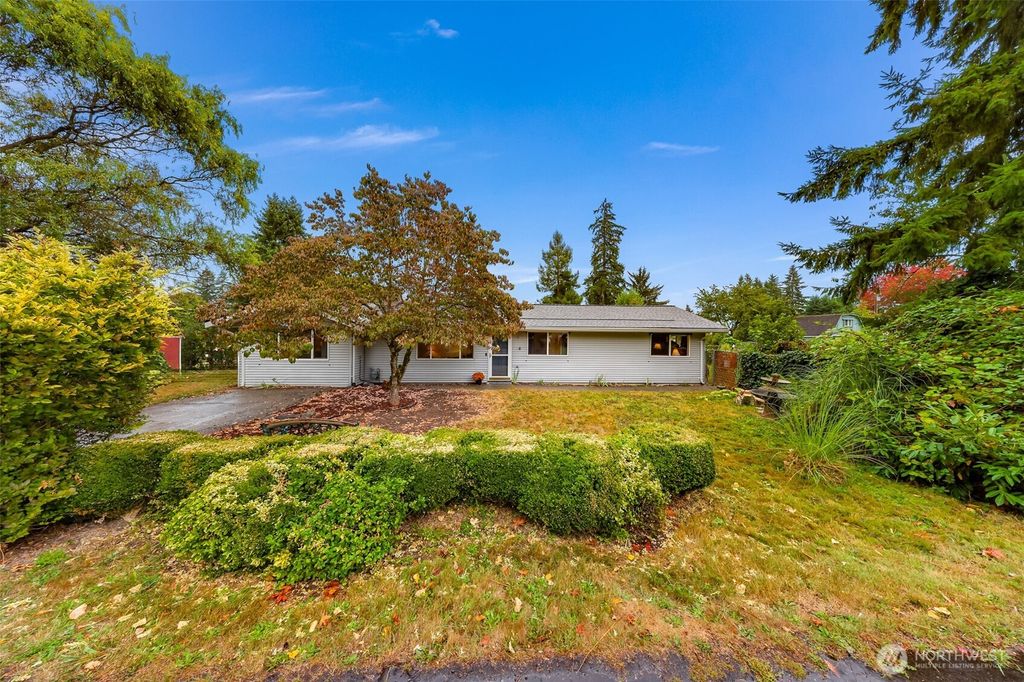 Photo of 13006 160th Avenue SE, Renton, WA 98059 (MLS # 2440324)