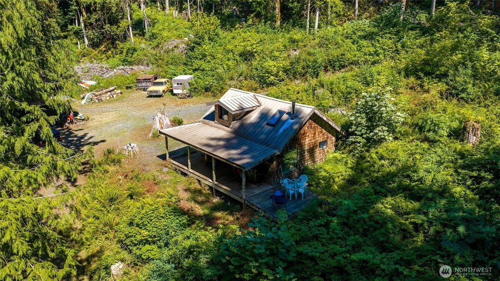 Photo of 9075 Upper Frost Creek Road, Maple Falls, WA 98266 (MLS # 2561182)