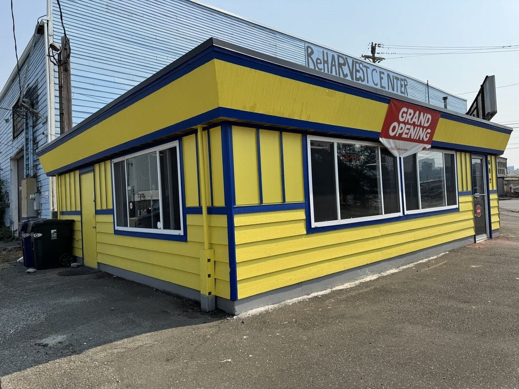 Photo of 602 E 11th Street, Tacoma, WA 98421 (MLS # 2598649)