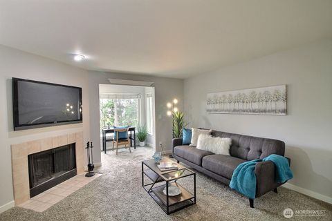 Photo of 975 Aberdeen Avenue NE #L202, Renton, WA 98056 (MLS # 2507972)