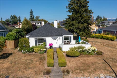 Photo of 2716 Cornwall Avenue, Bellingham, WA 98225 (MLS # 2572848)
