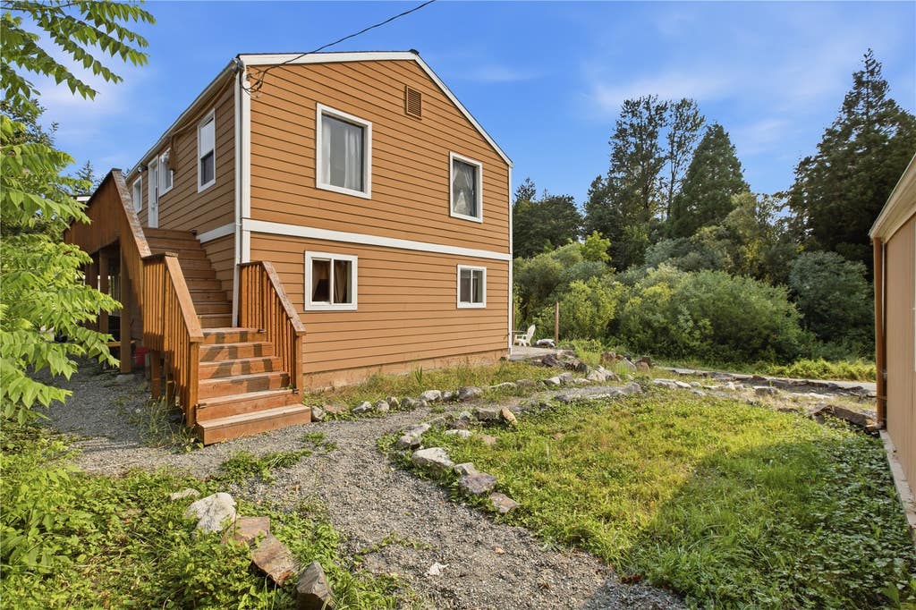 Photo of 38181 SE Northern Street, Snoqualmie, WA 98065 (MLS # 2567793)