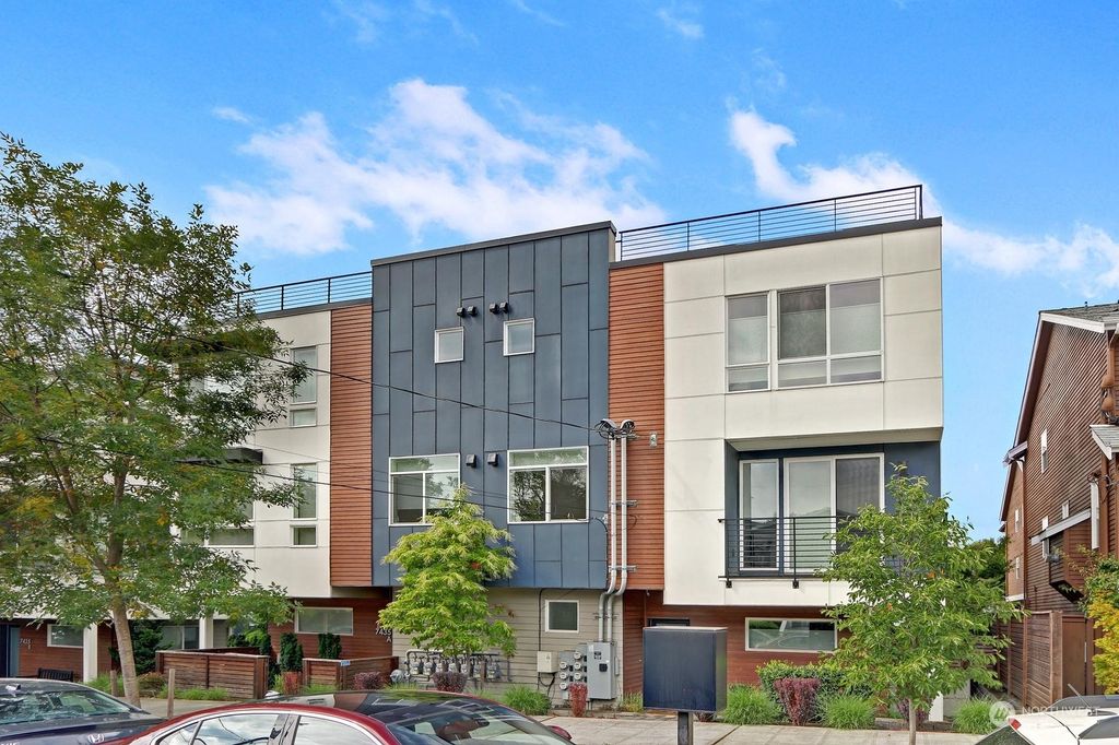 Photo of 7431 4th Avenue NE #B, Seattle, WA 98115 (MLS # 2158287)