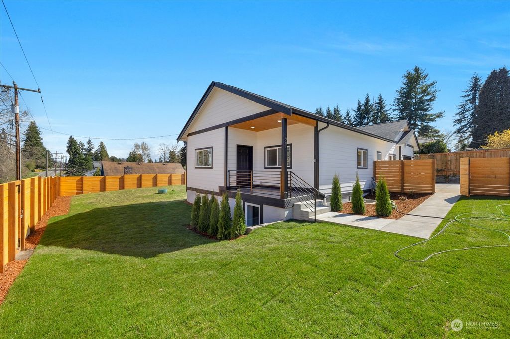 Photo of 1201 S 124th Street, Burien, WA 98168 (MLS # 2204328)