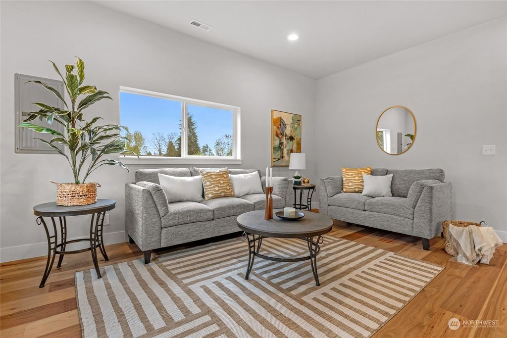 Photo of 1201 S 124th Street, Burien, WA 98168 (MLS # 2204328)