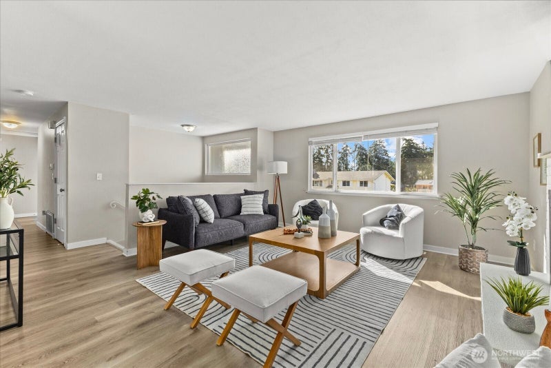 720 NW Hyak Drive