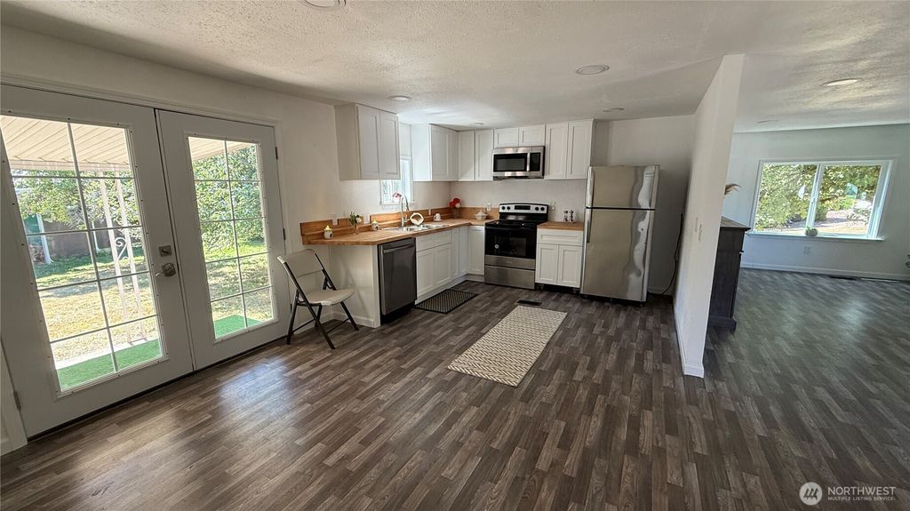 Photo of 11517 155th Avenue SE, Renton, WA 98058 (MLS # 2419915)