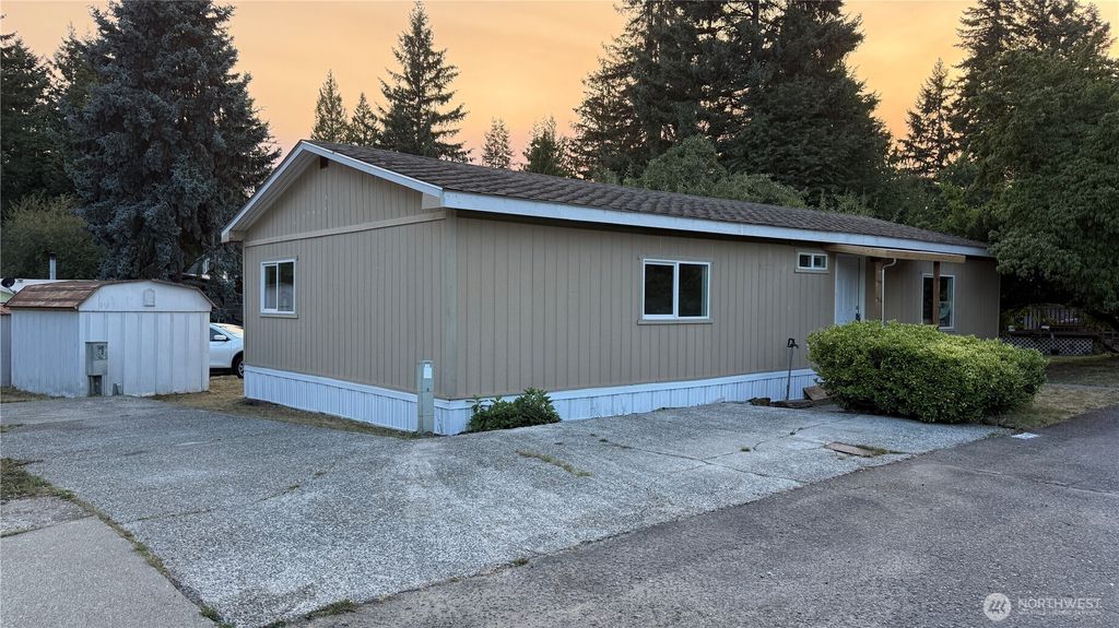 Photo of 11517 155th Avenue SE, Renton, WA 98058 (MLS # 2419915)