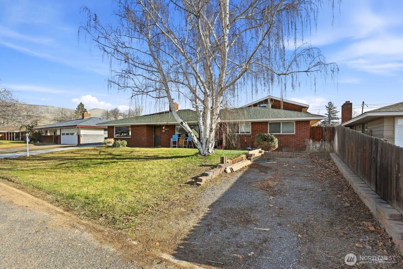 609 N 38th Street