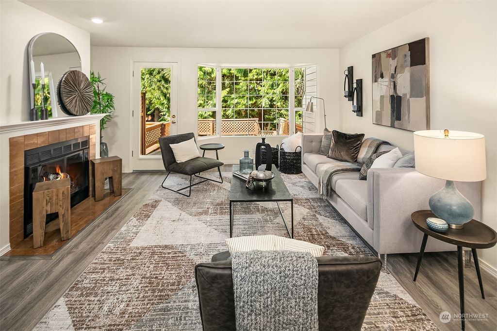 Photo of 13722 NE 85th Street, Redmond, WA 98052 (MLS # 2227981)