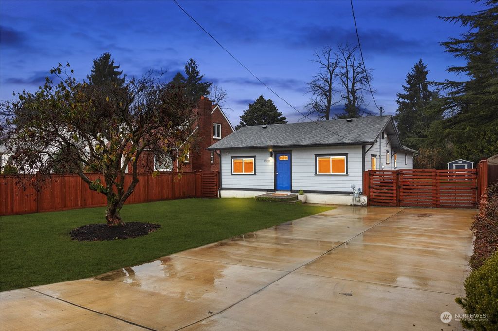 Photo of 13327 56th Avenue S, Tukwila, WA 98178 (MLS # 2190357)