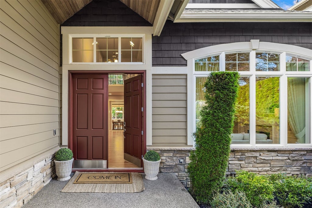 Photo of 2817 275th Avenue SE, Sammamish, WA 98075 (MLS # 2594673)