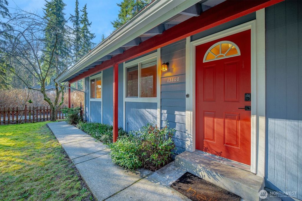 Photo of 13808 Cascadian Way, Everett, WA 98208 (MLS # 2478322)