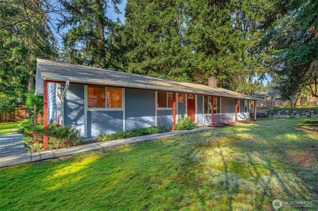 Photo of 13808 Cascadian Way, Everett, WA 98208 (MLS # 2478322)