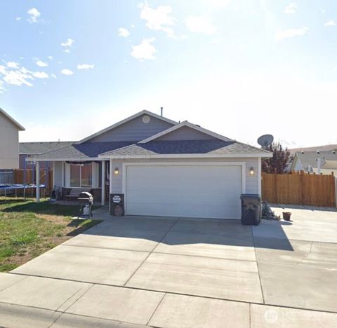 202 Saint Helens Ave Moxee WA 98936