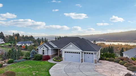 Photo of 49 Essex Drive, Kelso, WA 98626 (MLS # 2456149)