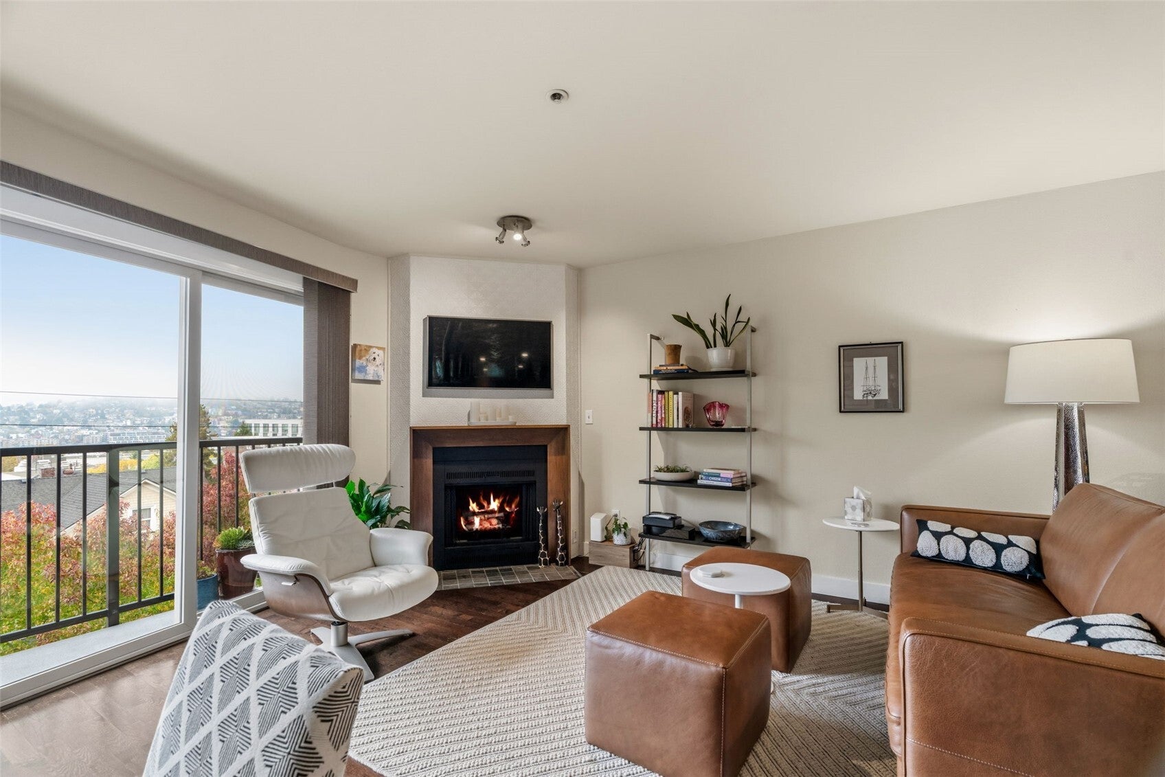 511 E Roy Street 409