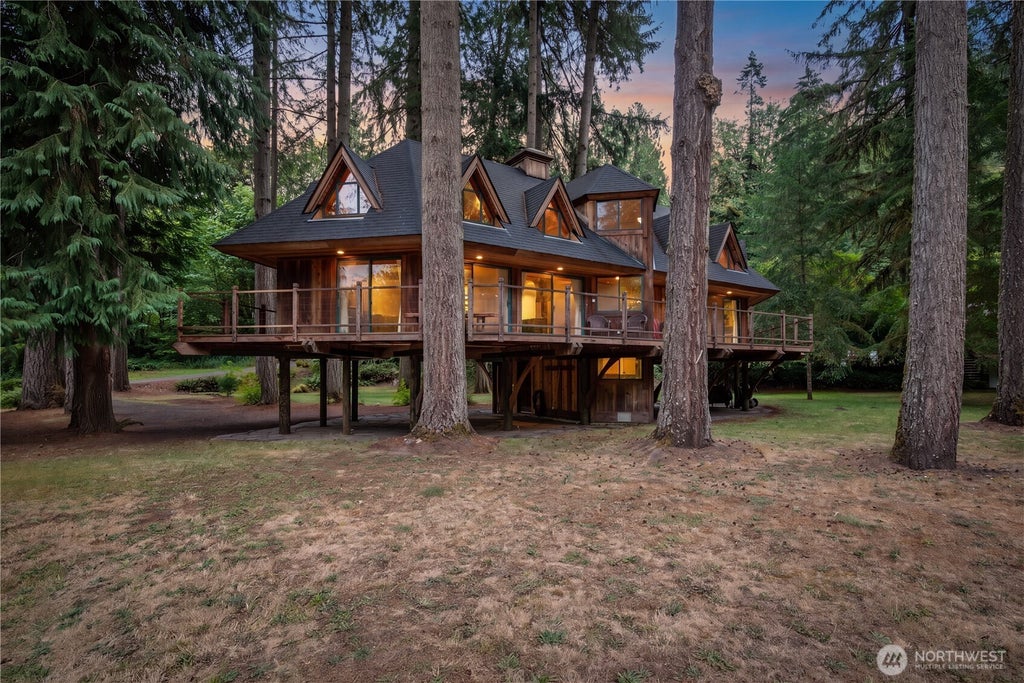 Photo of 211 LaVerne Drive, Kalama, WA 98625 (MLS # 2548509)