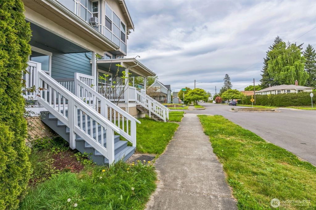 Photo of 1124 S 23rd Street, Tacoma, WA 98405 (MLS # 2461475)