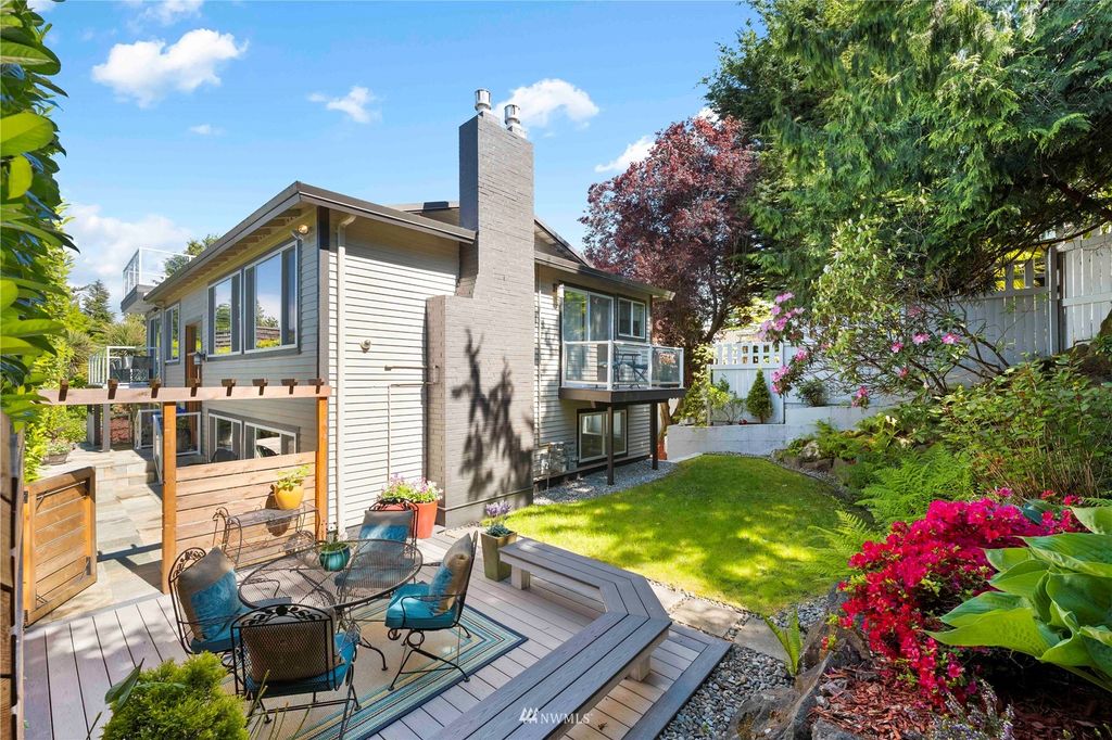 Photo of 3007 66th Ave SW #B, Seattle, WA 98116 (MLS # 1942143)