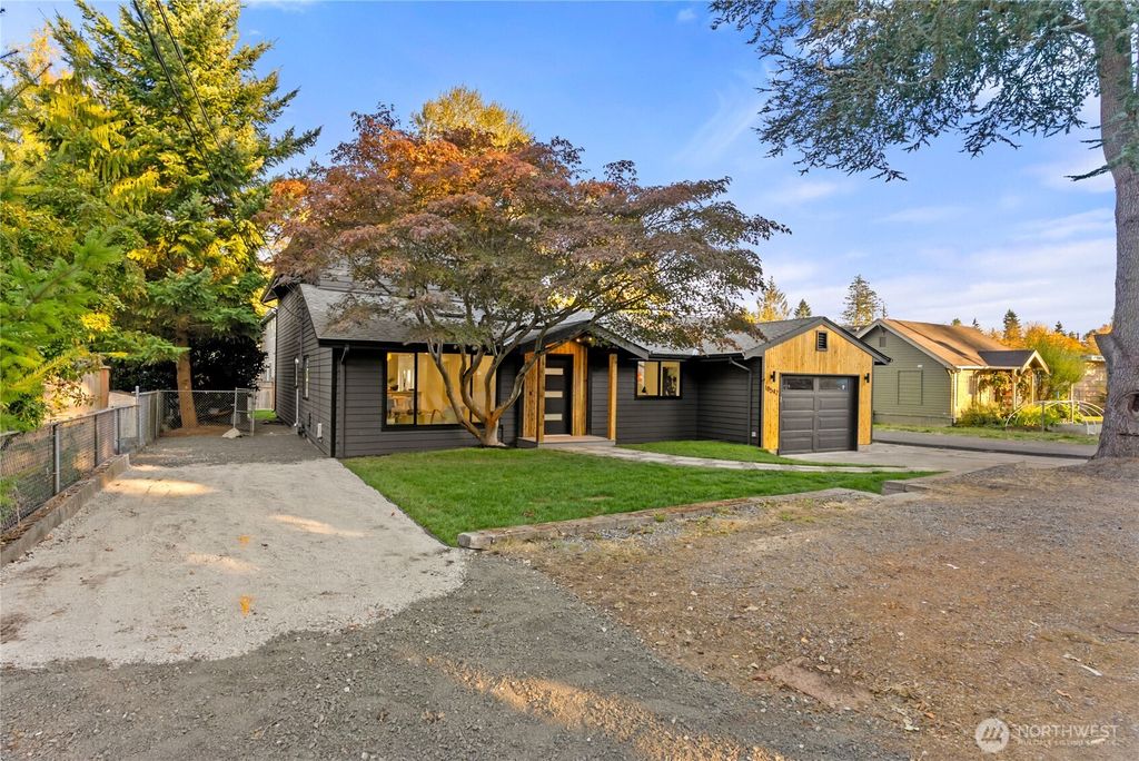 Photo of 18542 Stone Avenue N, Shoreline, WA 98133 (MLS # 2442736)