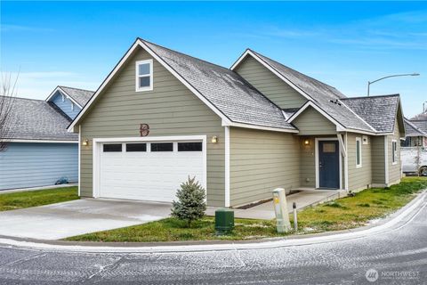 Photo of 123 E 9th Avenue #7, Moses Lake, WA 98837 (MLS # 2464216)