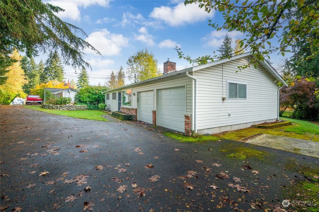 Photo of 6016 183rd Street SW, Lynnwood, WA 98037 (MLS # 2307209)