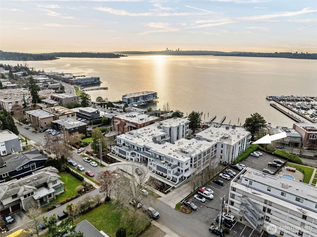 Photo of 225 2nd Street S #D4, Kirkland, WA 98033 (MLS # 2468904)