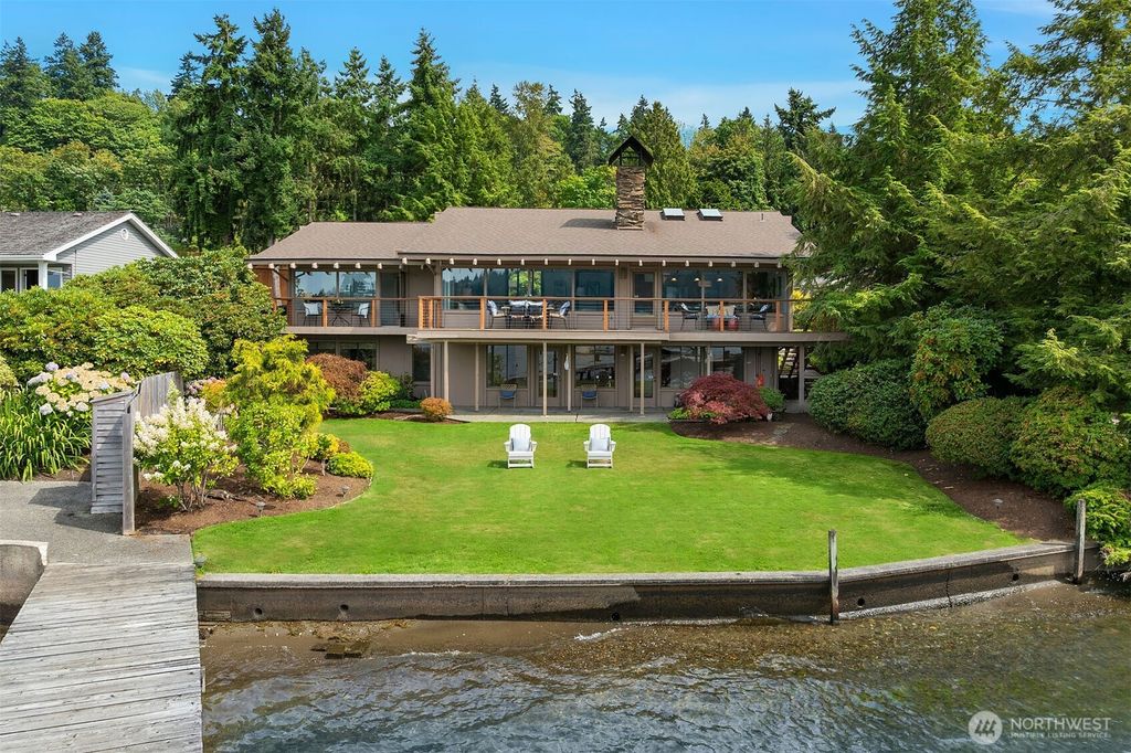 Photo of 4723 Lakehurst Lane, Bellevue, WA 98006 (MLS # 2412881)
