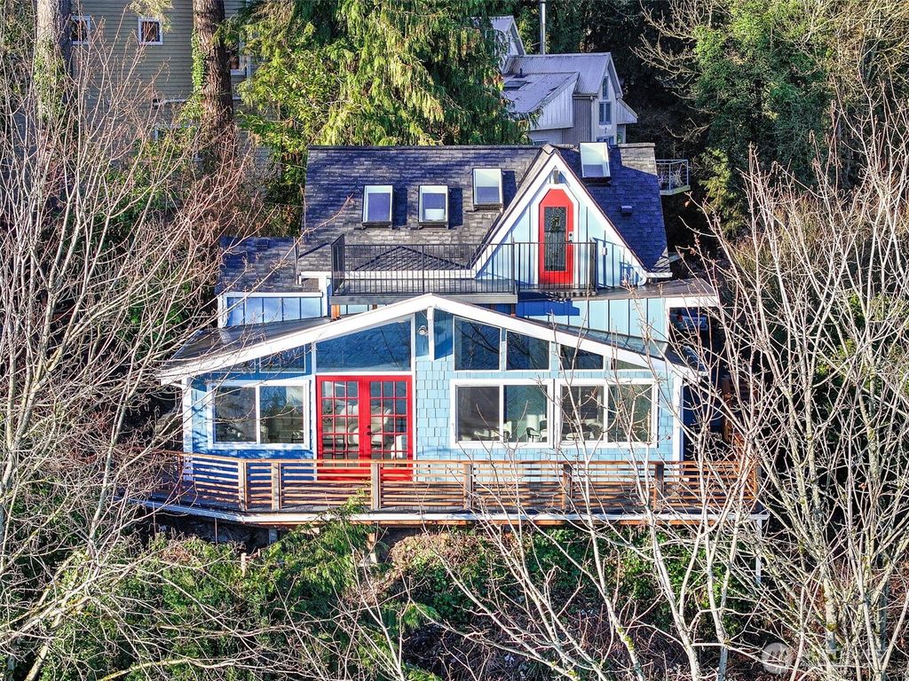 Photo of 4273 NE 125th Street, Seattle, WA 98125 (MLS # 2478148)