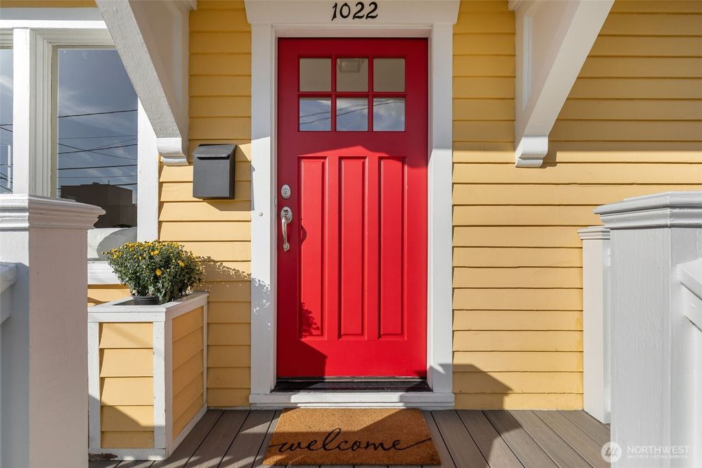 Photo of 1022 NE 69th Street, Seattle, WA 98115 (MLS # 2441118)