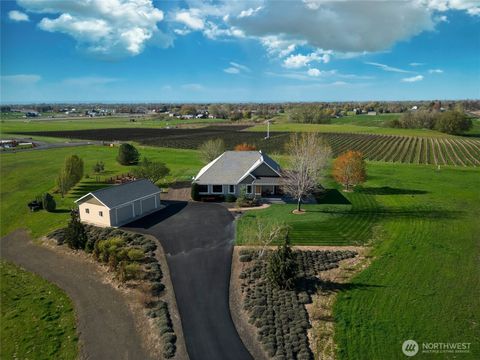 Photo of 3926 Braden Road, Walla Walla, WA 99362 (MLS # 2506573)