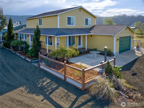 Photo of 31 Blue Skies Lane, Cathlamet, WA 98612 (MLS # 2518653)