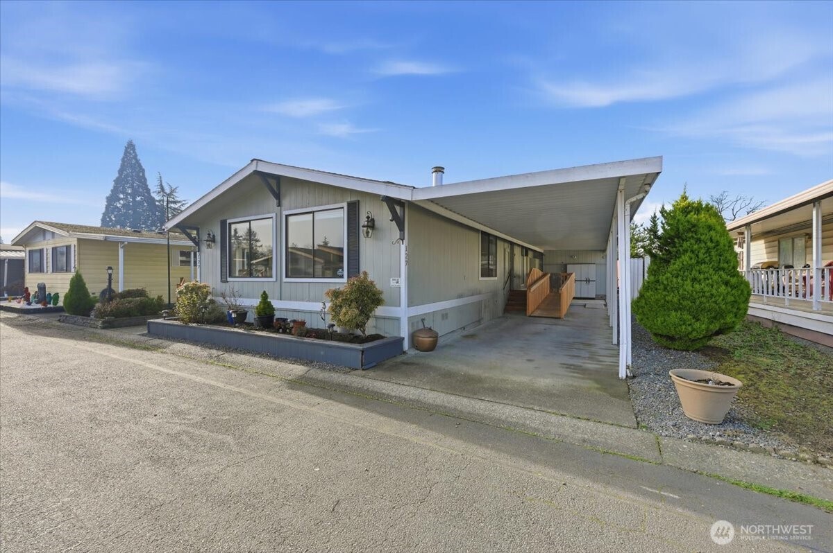 1402 22nd Street NE 127