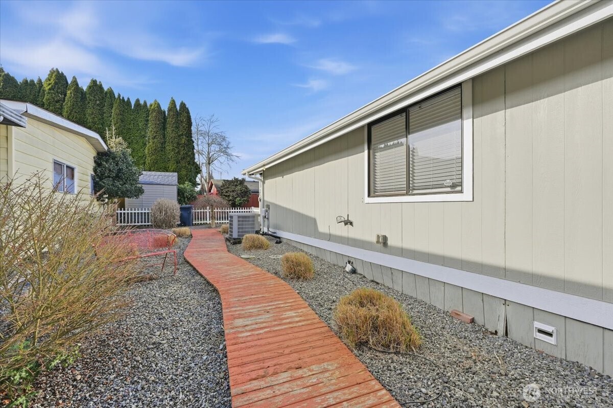 1402 22nd Street NE 127