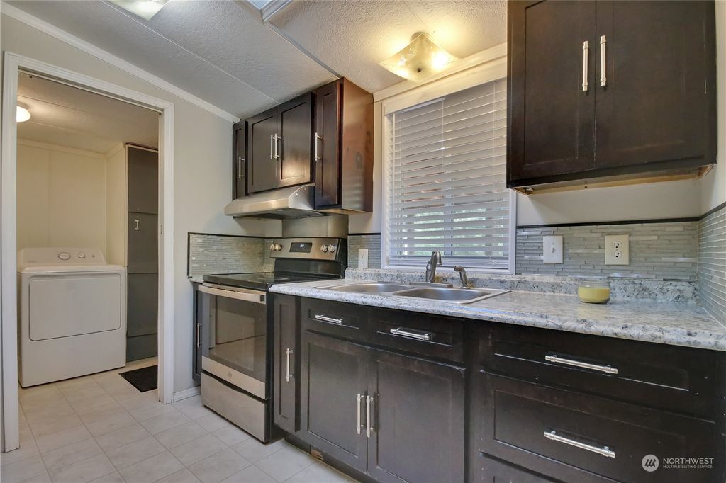 listing image 9361700584049377607