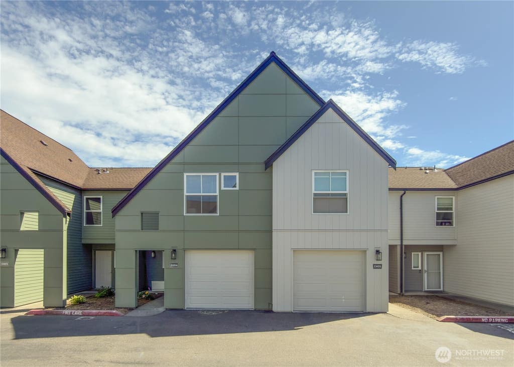 Photo of 6707 S 239th Street #D104, Kent, WA 98032 (MLS # 2560473)