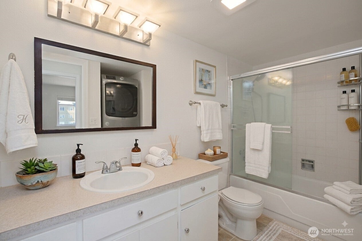 440 St. Helens Avenue 305