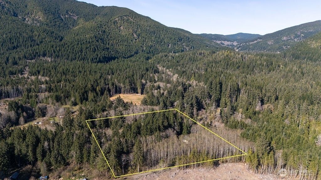 Photo of 999 Night Hawk Lane, Clallam Bay, WA 98326 (MLS # 2510238)